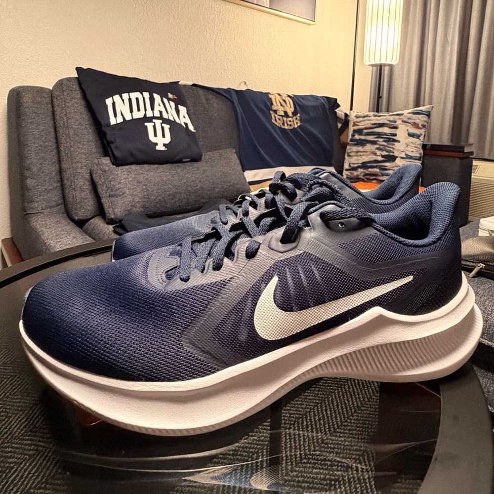 Nike Men's Navy Blue White Athletic Running Shoes